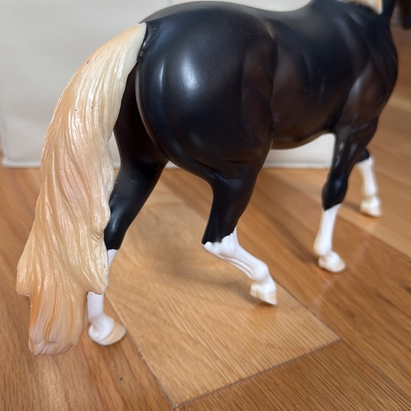 Peter Stone Kris Kringle Ehorse Series Horse - Picture 9 of 13